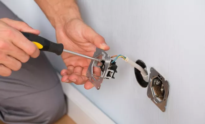 Réparation de prise électrique, Moissac, BELY ELECTRICITE